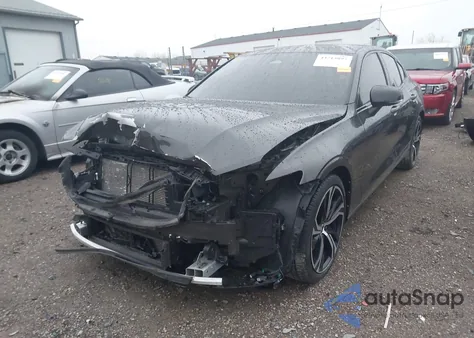 2024 Volvo S60 B5 Plus Dark Theme из США, поврежденный, VIN 7JRL12TL7RG298578